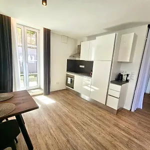 Beefree Whirlpoolsuite34-free Parking & Fast Internet Apartment